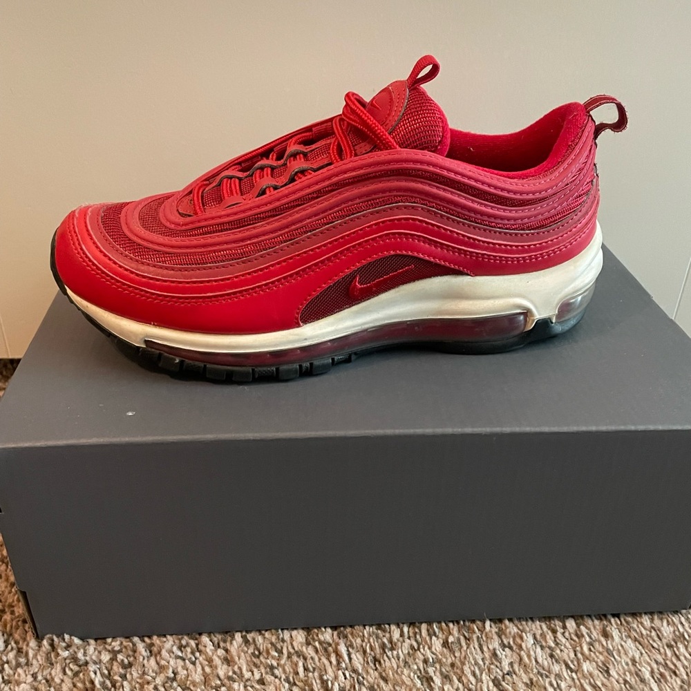 Women’s Nike shoes